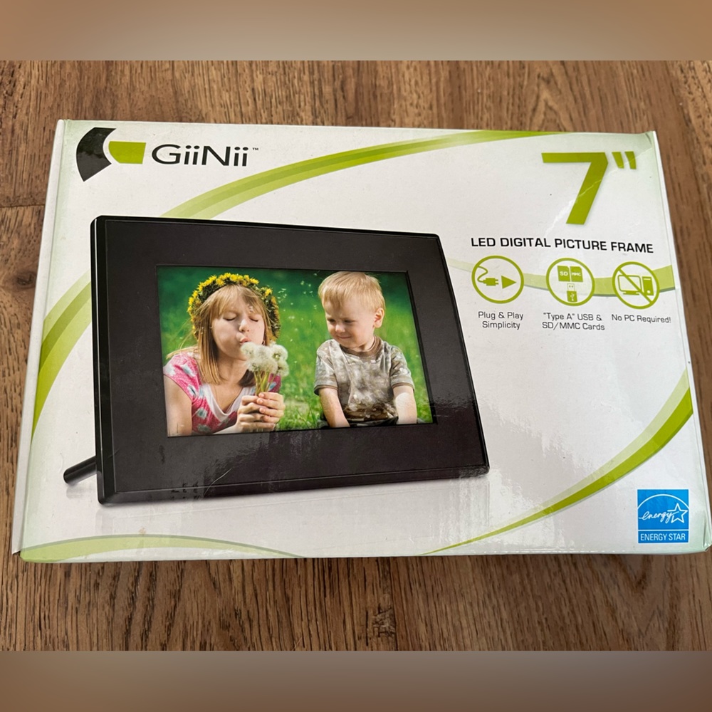 Digital picture frame